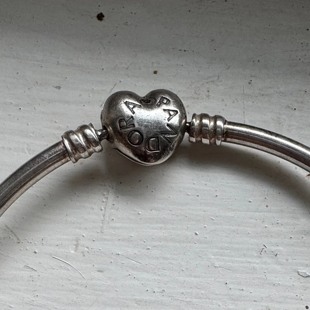 Pandora Silver Heart Charm Bracelet - Picture 2 of 3